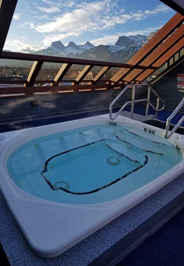 Downtown Loft, Mountain Views, Fireplace, Couple'S Retreat, Walker'S Paradise Canmore Exterior photo