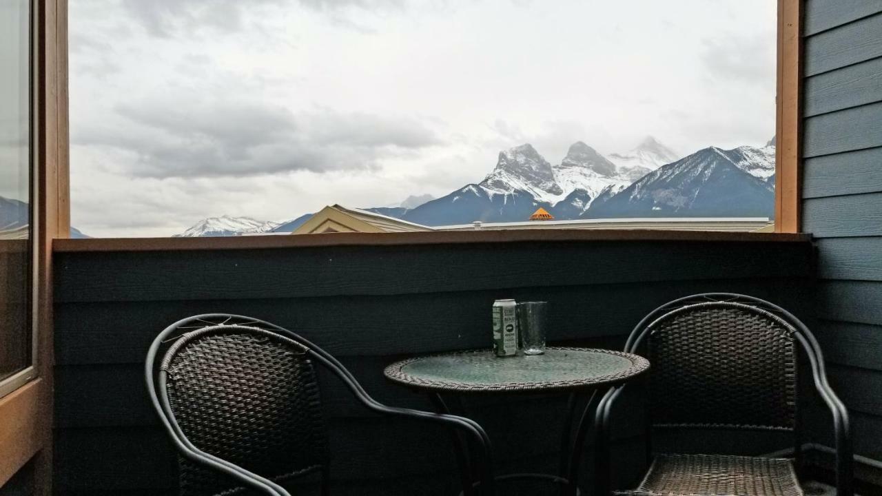 Downtown Loft, Mountain Views, Fireplace, Couple'S Retreat, Walker'S Paradise Canmore Exterior photo
